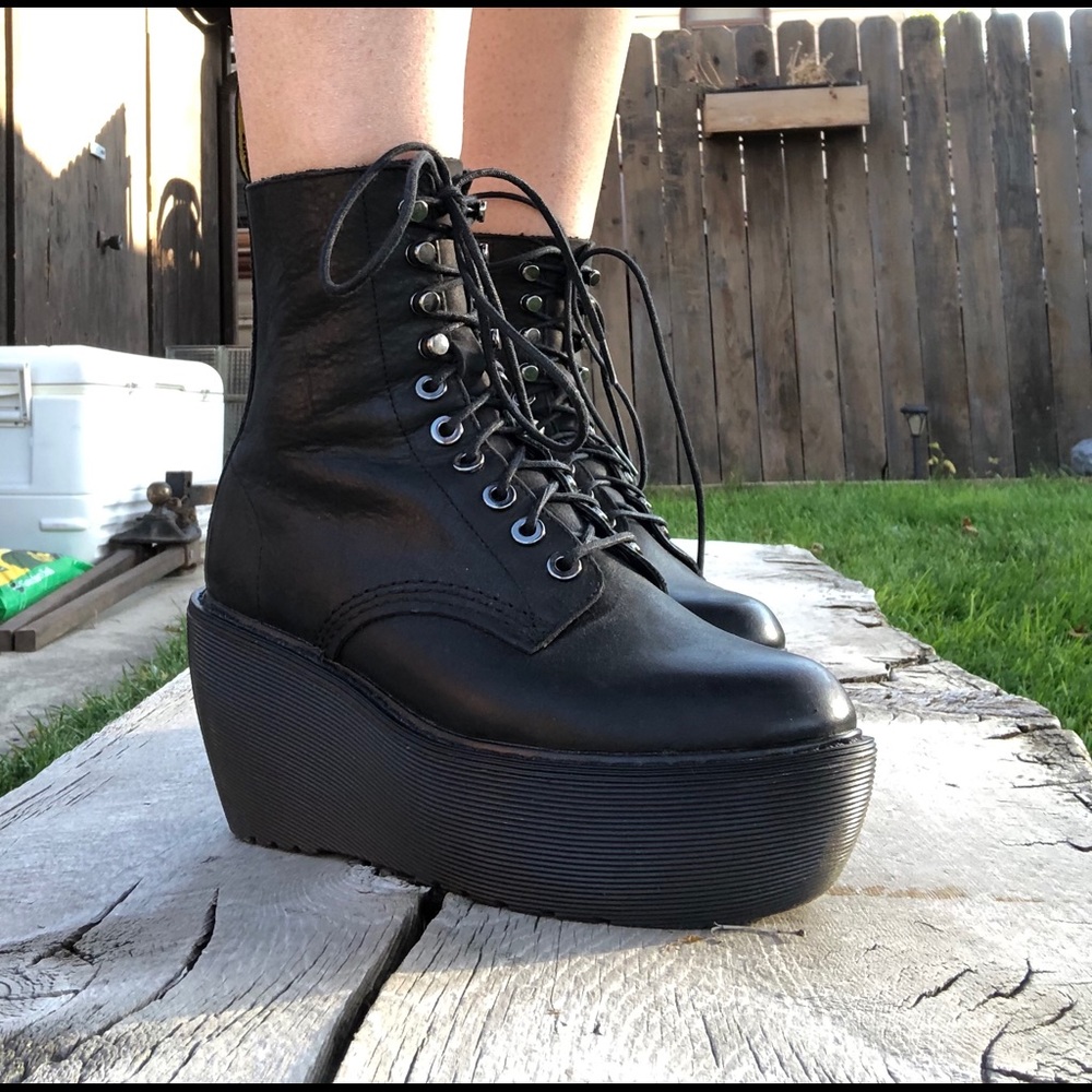 RARE Dr. marten Jamila Platform boots